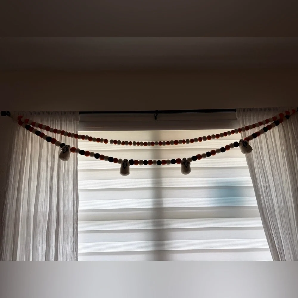 Lot of 2 Felt Pom Pom Halloween Ghost Garland - Picture 7 of 7